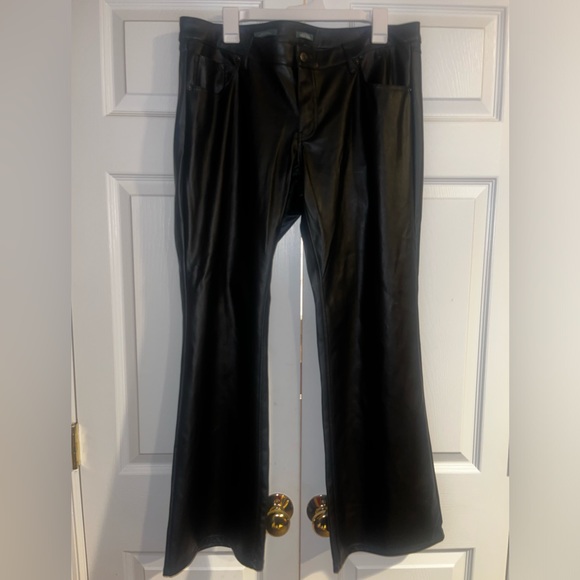 Wild Fable Size 14 Low-Rise Faux Leather Flare Pants in Black 🖤 - Picture 2 of 7